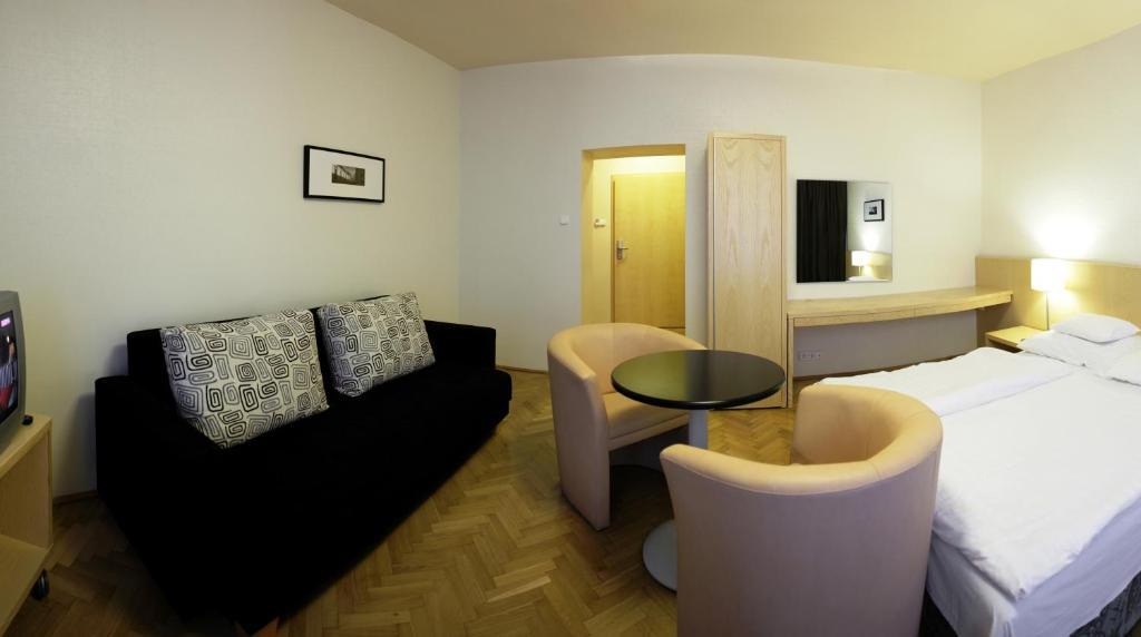 Hotel Laterum Pecs Room photo